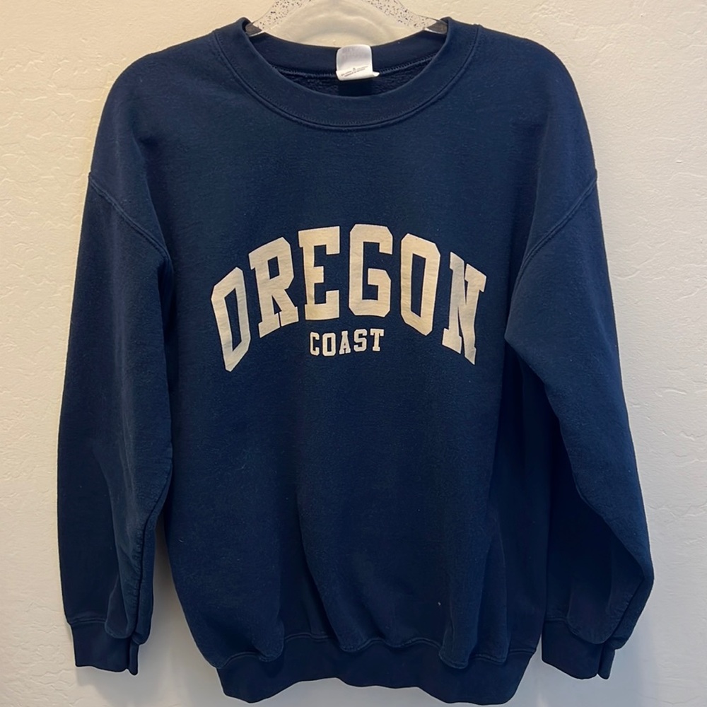 Blue Oregon Coast sweatshirt size L